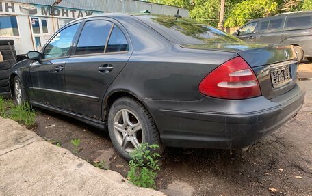 Mercedes-Benz E-Класс, 2003 год, 230 000 рублей, 2 фотография