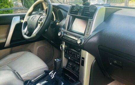 Toyota Land Cruiser Prado 150 рестайлинг 2, 2012 год, 2 650 000 рублей, 9 фотография