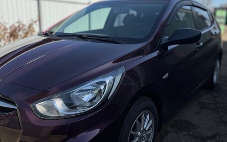 Hyundai Solaris II рестайлинг, 2011 год, 710 000 рублей, 3 фотография