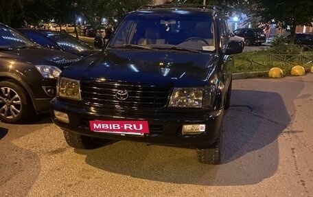 Toyota Land Cruiser 100 рестайлинг 2, 1999 год, 1 350 000 рублей, 2 фотография