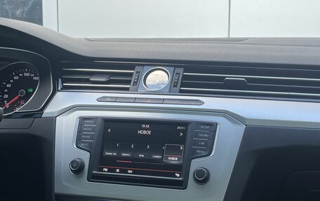 Volkswagen Passat B8 рестайлинг, 2015 год, 2 150 000 рублей, 14 фотография