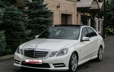 Mercedes-Benz E-Класс, 2012 год, 2 099 000 рублей, 1 фотография
