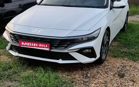 Hyundai Elantra, 2023 год, 2 377 000 рублей, 2 фотография