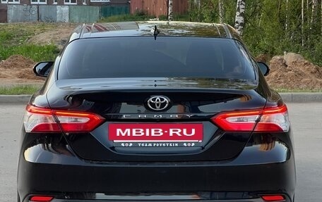 Toyota Camry, 2018 год, 2 250 000 рублей, 5 фотография