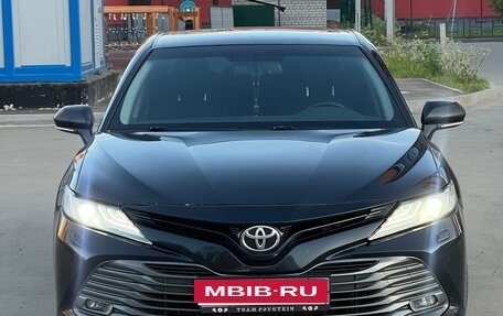 Toyota Camry, 2018 год, 2 250 000 рублей, 9 фотография