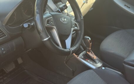 Hyundai Solaris II рестайлинг, 2016 год, 900 000 рублей, 7 фотография