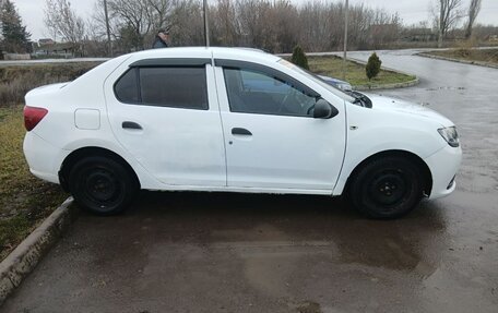 Renault Logan II, 2017 год, 350 000 рублей, 6 фотография