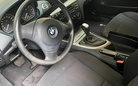 BMW 1 серия, 2009 год, 900 000 рублей, 10 фотография