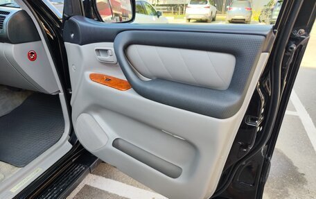 Toyota Land Cruiser 100 рестайлинг 2, 2007 год, 2 350 000 рублей, 16 фотография