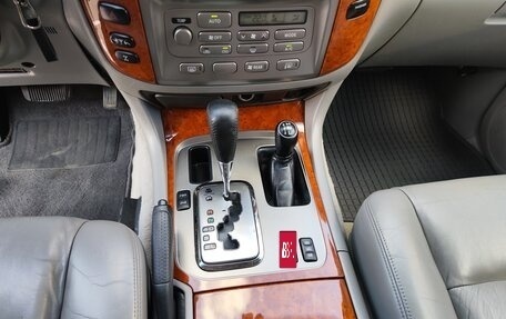 Toyota Land Cruiser 100 рестайлинг 2, 2007 год, 2 350 000 рублей, 23 фотография