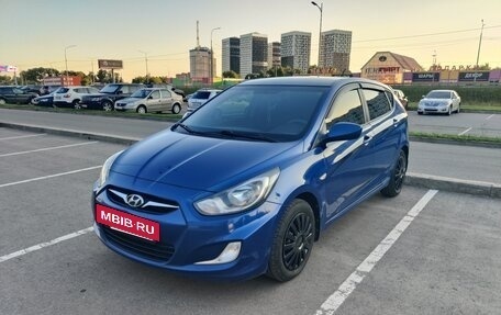 Hyundai Solaris II рестайлинг, 2012 год, 800 000 рублей, 2 фотография