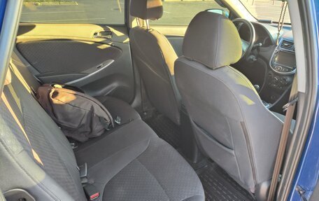 Hyundai Solaris II рестайлинг, 2012 год, 800 000 рублей, 7 фотография