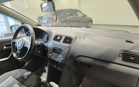 Volkswagen Polo VI (EU Market), 2013 год, 690 000 рублей, 15 фотография