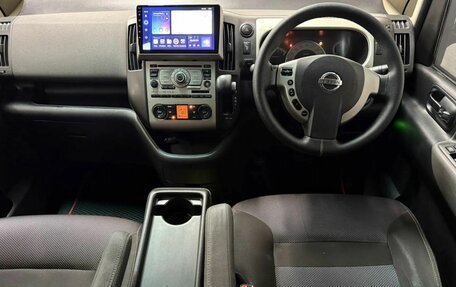Nissan Serena III, 2007 год, 995 000 рублей, 17 фотография