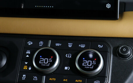 Land Rover Defender II, 2023 год, 9 600 000 рублей, 15 фотография