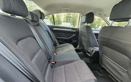 Volkswagen Passat B8 рестайлинг, 2019 год, 2 399 000 рублей, 12 фотография