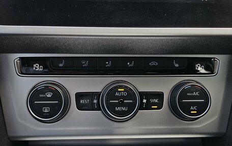 Volkswagen Passat B8 рестайлинг, 2019 год, 2 399 000 рублей, 16 фотография