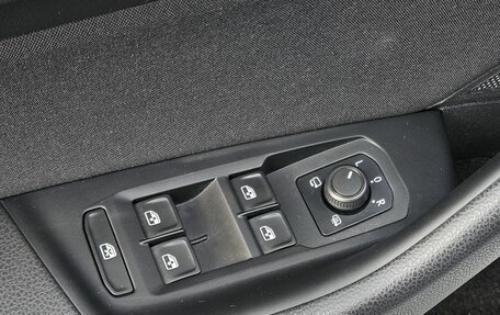 Volkswagen Passat B8 рестайлинг, 2019 год, 2 399 000 рублей, 33 фотография