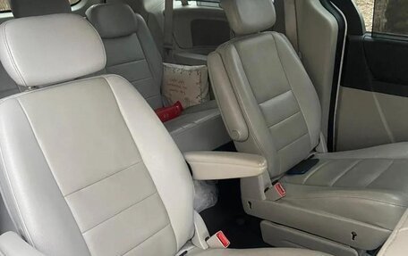 Dodge Caravan V, 2007 год, 1 200 000 рублей, 25 фотография