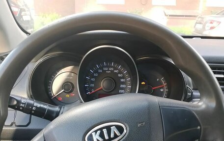 KIA Rio III рестайлинг, 2011 год, 600 000 рублей, 9 фотография