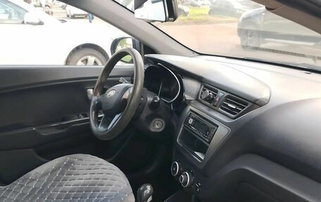 KIA Rio III рестайлинг, 2011 год, 600 000 рублей, 10 фотография
