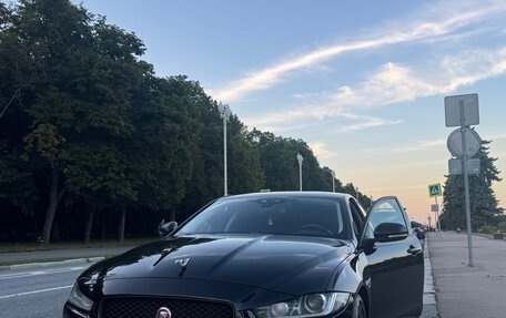 Jaguar XE I рестайлинг, 2017 год, 2 000 000 рублей, 2 фотография