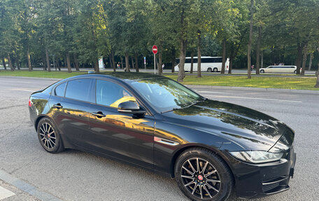 Jaguar XE I рестайлинг, 2017 год, 2 000 000 рублей, 10 фотография