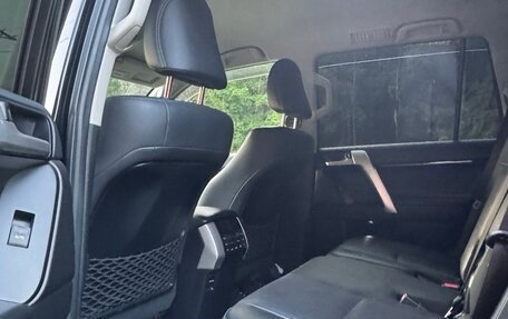 Toyota Land Cruiser Prado 150 рестайлинг 2, 2017 год, 5 700 000 рублей, 6 фотография