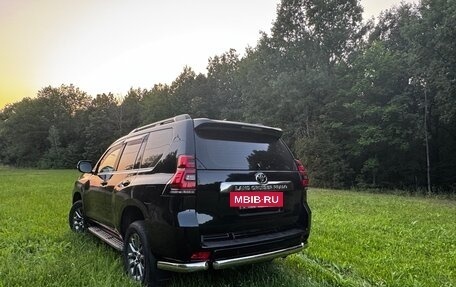 Toyota Land Cruiser Prado 150 рестайлинг 2, 2017 год, 5 700 000 рублей, 2 фотография