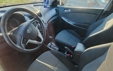 Hyundai Solaris II рестайлинг, 2011 год, 565 000 рублей, 3 фотография