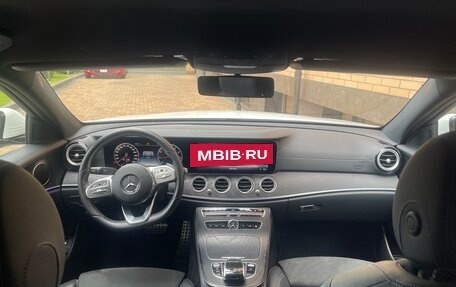 Mercedes-Benz E-Класс, 2019 год, 4 180 000 рублей, 11 фотография