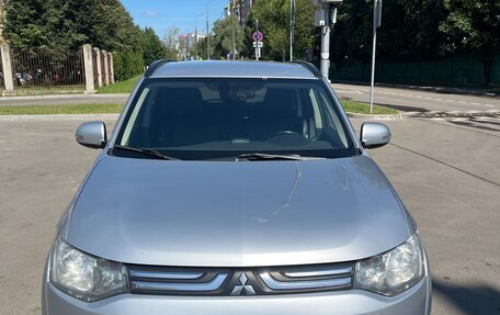Mitsubishi Outlander III рестайлинг 3, 2012 год, 1 170 000 рублей, 3 фотография