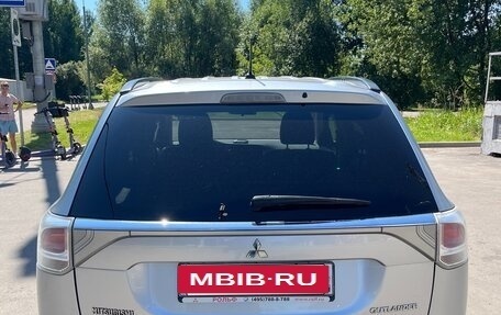 Mitsubishi Outlander III рестайлинг 3, 2012 год, 1 170 000 рублей, 4 фотография