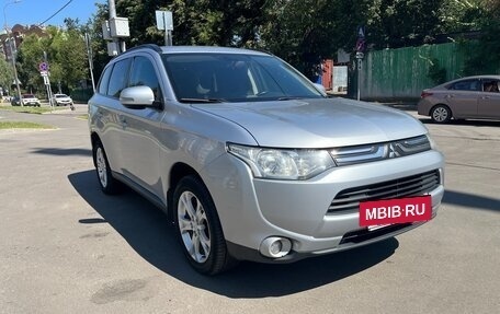 Mitsubishi Outlander III рестайлинг 3, 2012 год, 1 170 000 рублей, 6 фотография