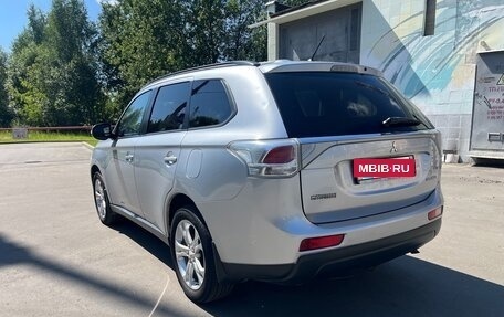 Mitsubishi Outlander III рестайлинг 3, 2012 год, 1 170 000 рублей, 8 фотография