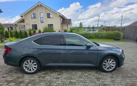 Skoda Superb III рестайлинг, 2018 год, 1 750 000 рублей, 3 фотография