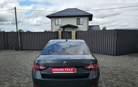 Skoda Superb III рестайлинг, 2018 год, 1 750 000 рублей, 4 фотография