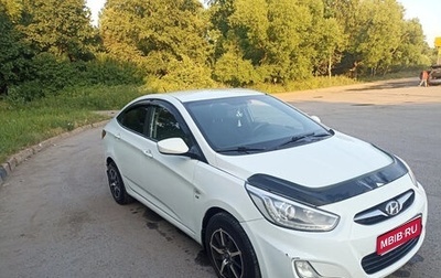 Hyundai Solaris II рестайлинг, 2013 год, 700 000 рублей, 1 фотография