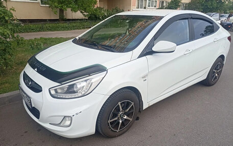Hyundai Solaris II рестайлинг, 2013 год, 700 000 рублей, 5 фотография