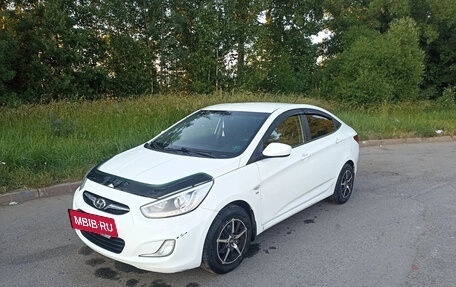 Hyundai Solaris II рестайлинг, 2013 год, 700 000 рублей, 4 фотография