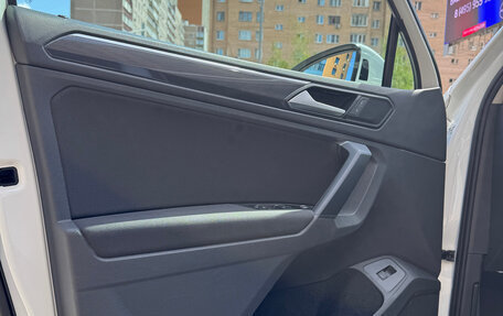 Volkswagen Tiguan II, 2020 год, 3 190 000 рублей, 10 фотография