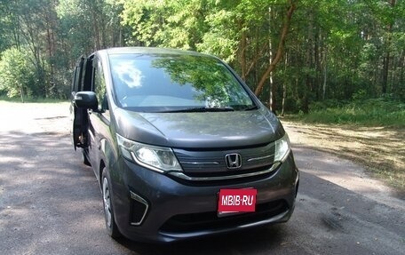 Honda Stepwgn IV, 2015 год, 1 555 000 рублей, 1 фотография