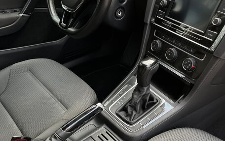 Volkswagen Golf VII, 2019 год, 1 900 000 рублей, 17 фотография