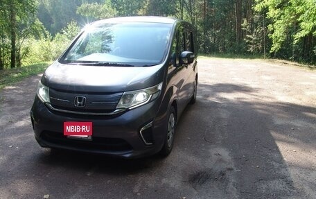 Honda Stepwgn IV, 2015 год, 1 555 000 рублей, 2 фотография