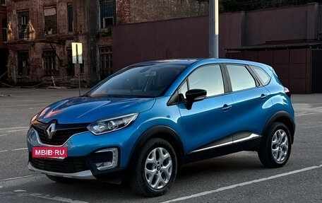 Renault Kaptur I рестайлинг, 2017 год, 1 350 000 рублей, 2 фотография