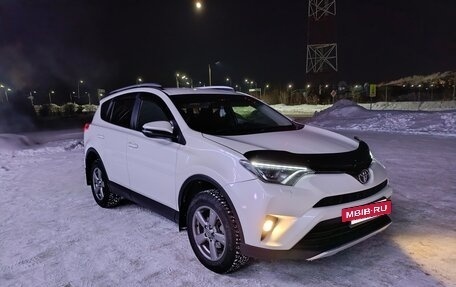 Toyota RAV4, 2015 год, 2 076 000 рублей, 2 фотография
