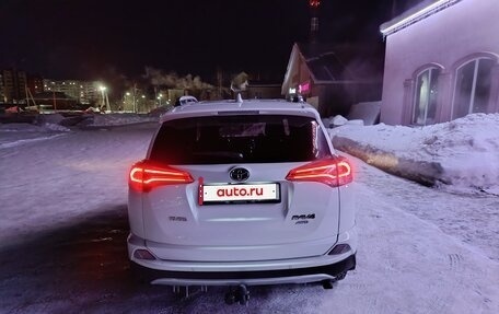 Toyota RAV4, 2015 год, 2 076 000 рублей, 4 фотография