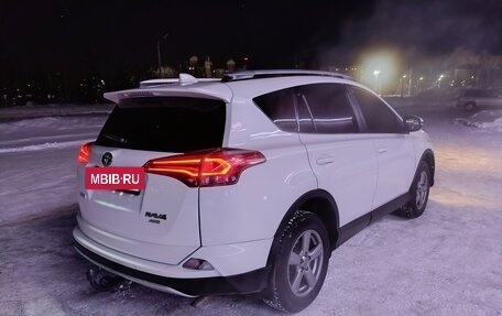 Toyota RAV4, 2015 год, 2 076 000 рублей, 3 фотография