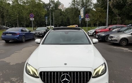 Mercedes-Benz E-Класс, 2018 год, 3 890 000 рублей, 1 фотография