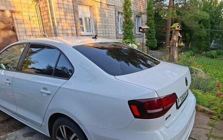 Volkswagen Jetta VI, 2016 год, 1 650 000 рублей, 2 фотография
